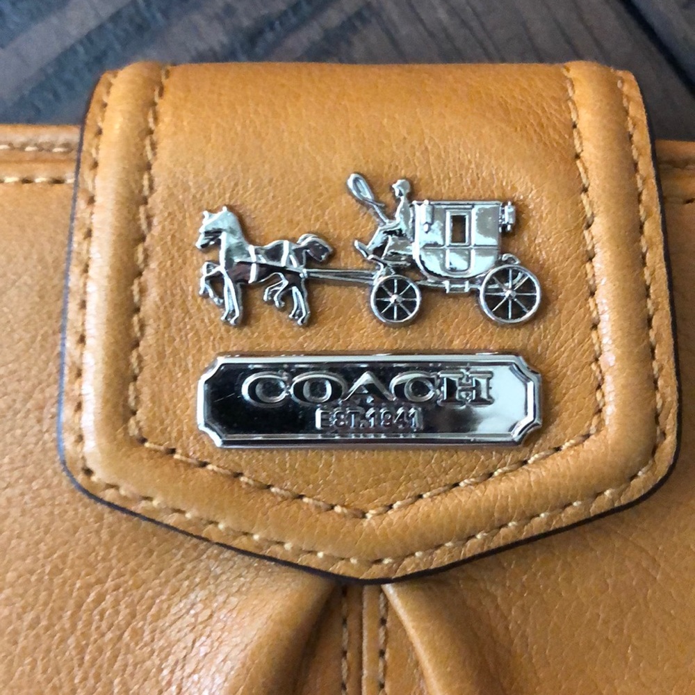 Coach Wallet Mustard Yellow & Silver 🌻 - Picture 6 of 6